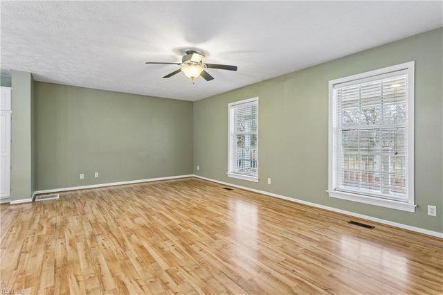 6525 Hickory Knoll RD, Gloucester, VA 23061