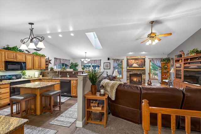 3215 Conservancy Estates Lane, Sun Prairie, WI 53590