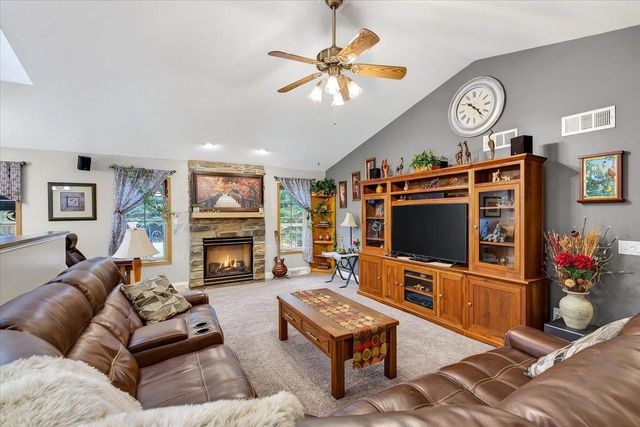 3215 Conservancy Estates Lane, Sun Prairie, WI 53590