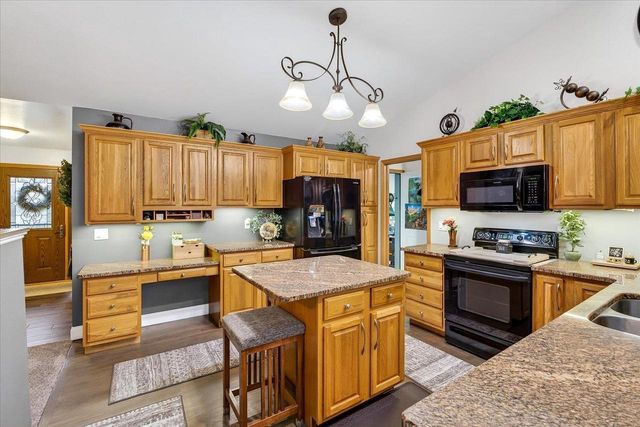 3215 Conservancy Estates Lane, Sun Prairie, WI 53590