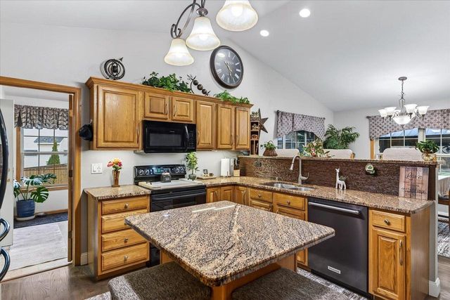 3215 Conservancy Estates Lane, Sun Prairie, WI 53590