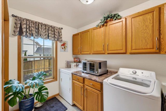 3215 Conservancy Estates Lane, Sun Prairie, WI 53590