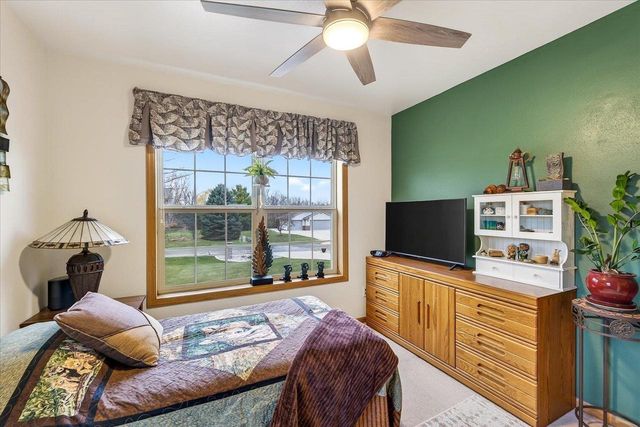 3215 Conservancy Estates Lane, Sun Prairie, WI 53590