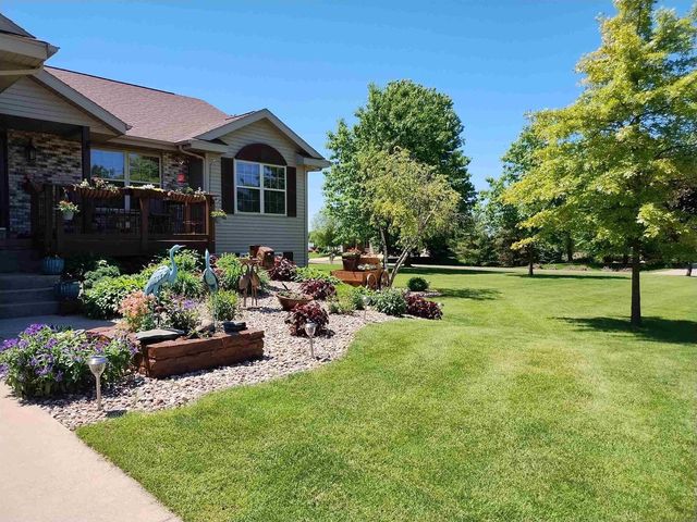 3215 Conservancy Estates Lane, Sun Prairie, WI 53590