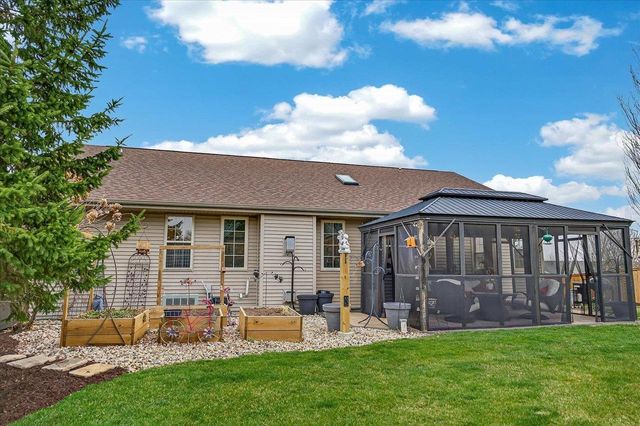 3215 Conservancy Estates Lane, Sun Prairie, WI 53590