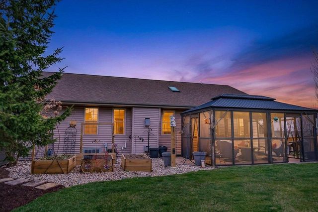 3215 Conservancy Estates Lane, Sun Prairie, WI 53590