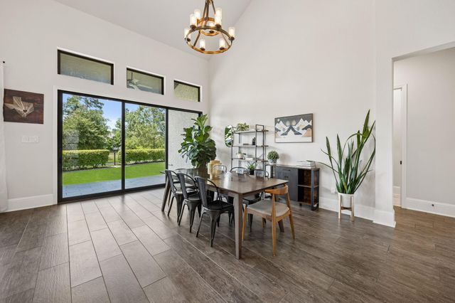 10102 S Goshawk Trail, Conroe, TX 77385