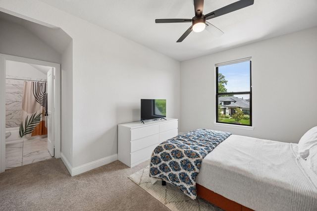 10102 S Goshawk Trail, Conroe, TX 77385