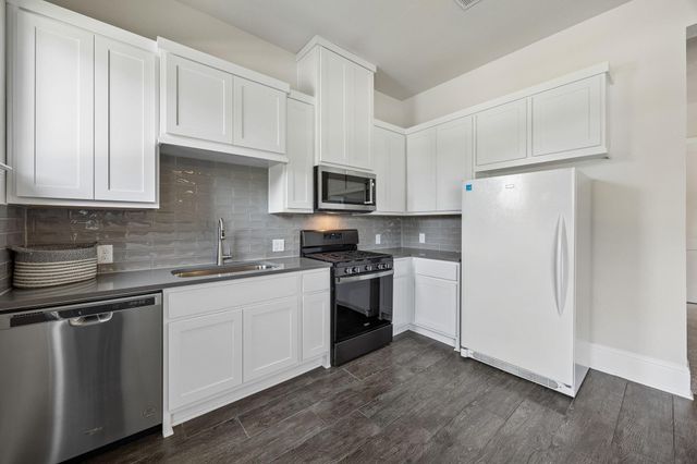 10102 S Goshawk Trail, Conroe, TX 77385