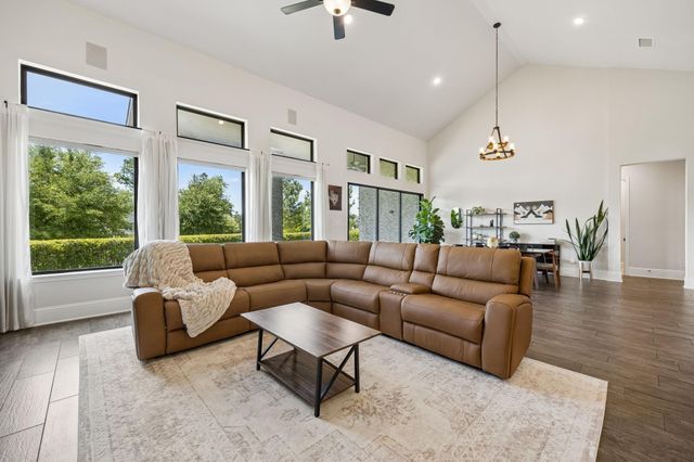10102 S Goshawk Trail, Conroe, TX 77385