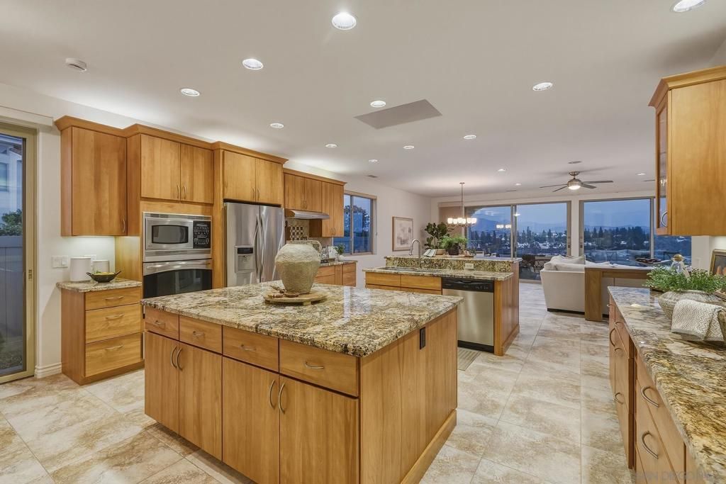 Image 7 of property listing at 17877 Corazon, San Diego, CA 92127