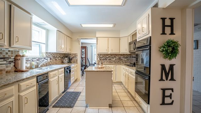 2410 S Graham Drive, Arlington, TX 76013