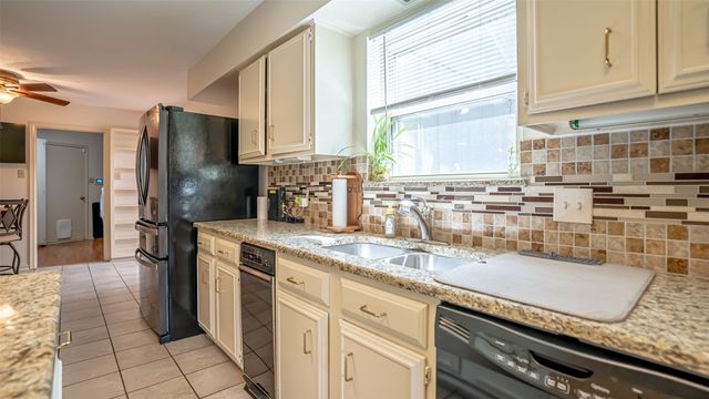 2410 S Graham Drive, Arlington, TX 76013