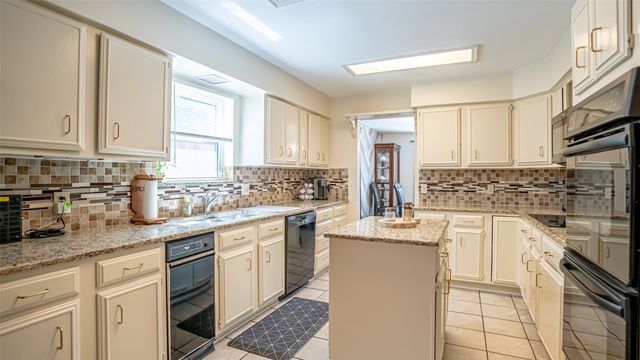 2410 S Graham Drive, Arlington, TX 76013