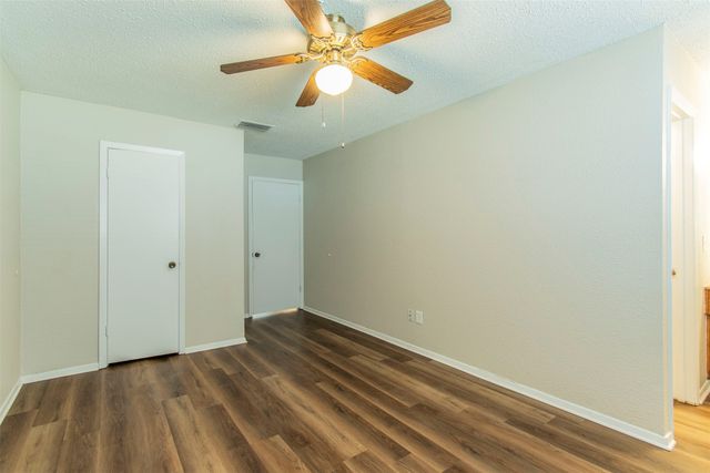 213 Melinda Drive, Mesquite, TX 75149