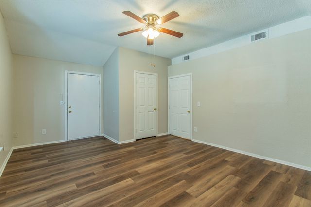 213 Melinda Drive, Mesquite, TX 75149