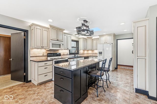 7938 Black Oak Drive, Plainfield, IN 46168