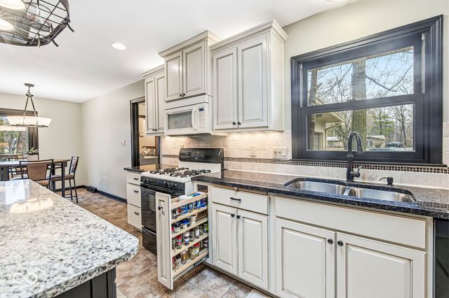 7938 Black Oak Drive, Plainfield, IN 46168