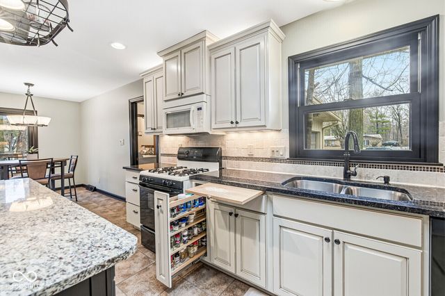 7938 Black Oak Drive, Plainfield, IN 46168