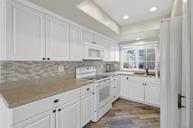 2993 Lexington Circle, Carlsbad, CA 92010