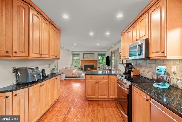 24 POND VIEW DR, Richboro, PA 18954