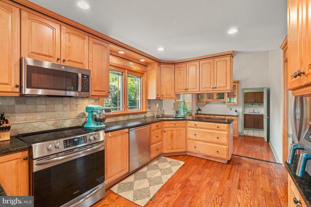 24 POND VIEW DR, Richboro, PA 18954