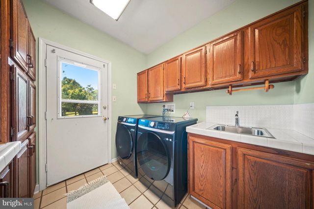 24 POND VIEW DR, Richboro, PA 18954