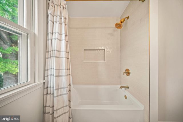 24 POND VIEW DR, Richboro, PA 18954