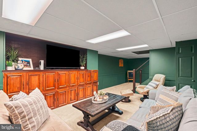 24 POND VIEW DR, Richboro, PA 18954