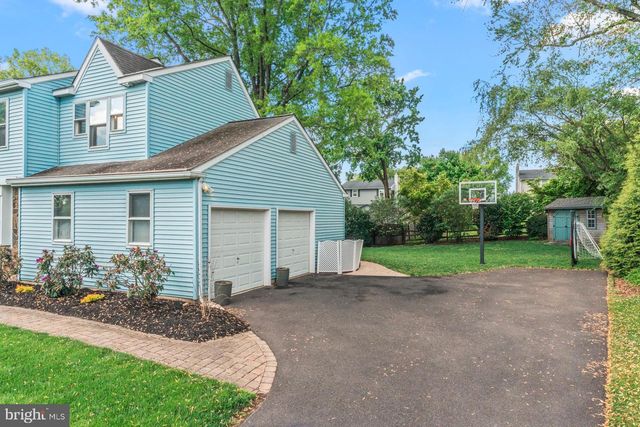 24 POND VIEW DR, Richboro, PA 18954