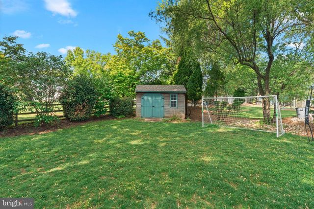 24 POND VIEW DR, Richboro, PA 18954