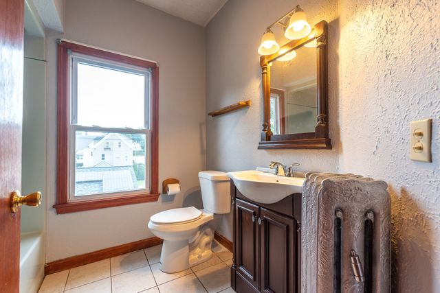 17 Jefferson St 2, Attleboro, MA 02703