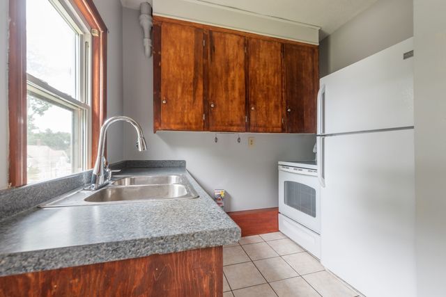 17 Jefferson St 2, Attleboro, MA 02703