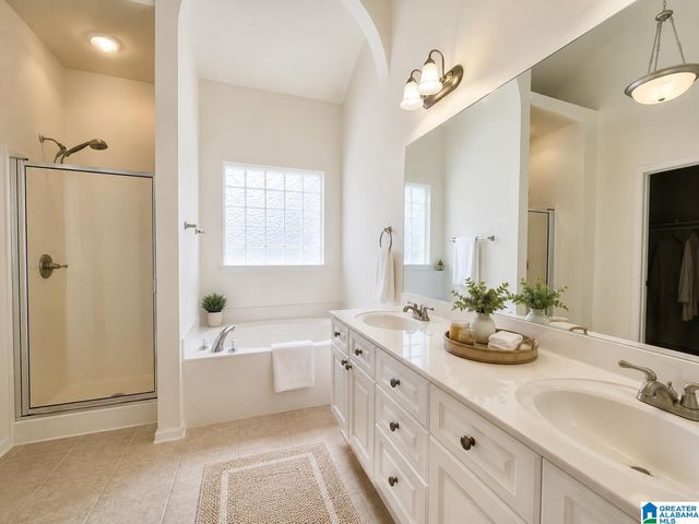 476 WATERFORD DRIVE, Calera, AL 35040