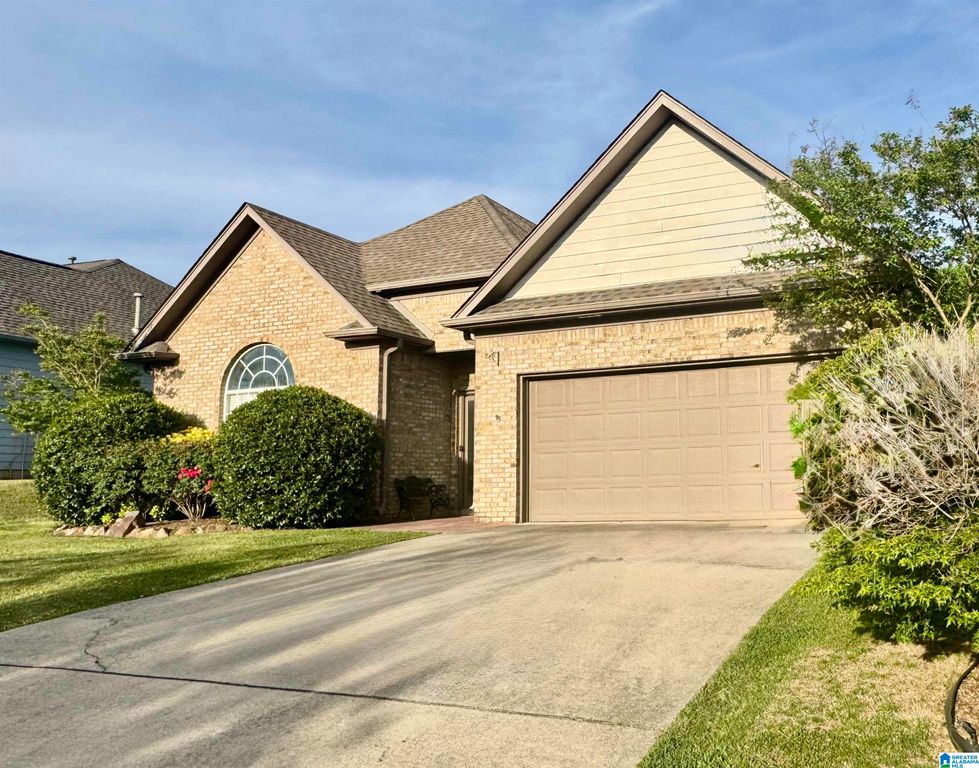 476 WATERFORD DRIVE, Calera, AL 35040