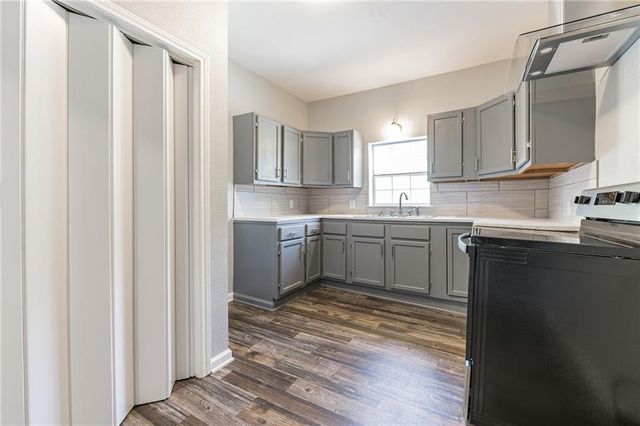 1002 S 2nd ST, Temple, TX 76504