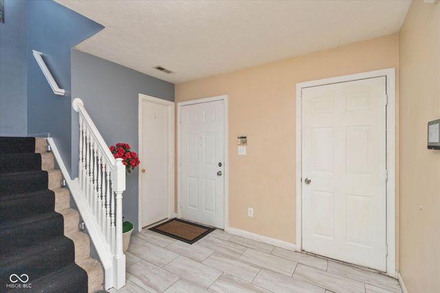 5527 Forest Ridge Court, Indianapolis, IN 46203