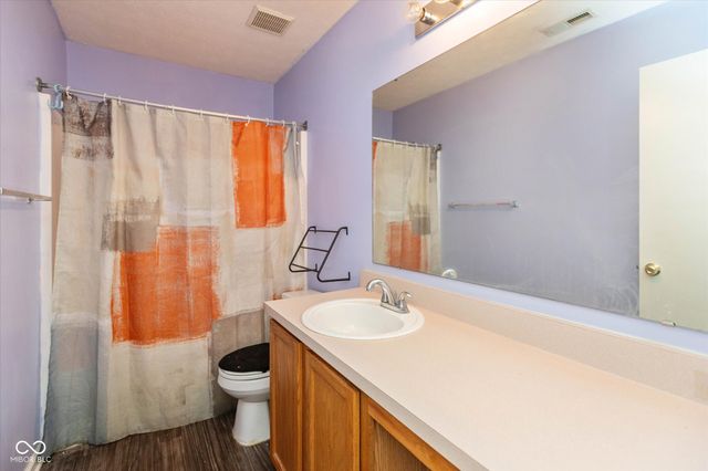 5527 Forest Ridge Court, Indianapolis, IN 46203