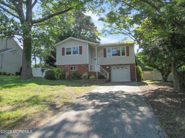 531 Princess Court, Toms River, NJ 08753