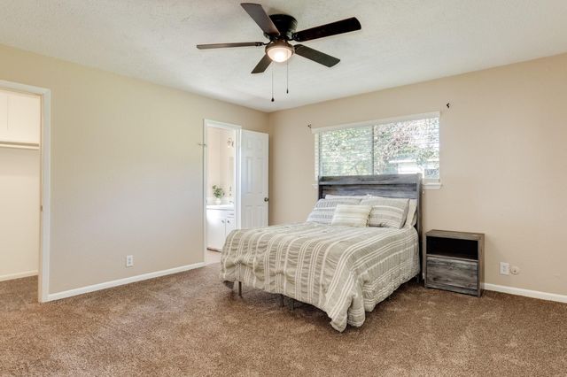 114 Singleton Street, Jones Creek, TX 77541