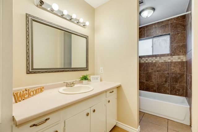 114 Singleton Street, Jones Creek, TX 77541