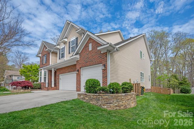 8028 Penman Springs Drive, Waxhaw, NC 28173