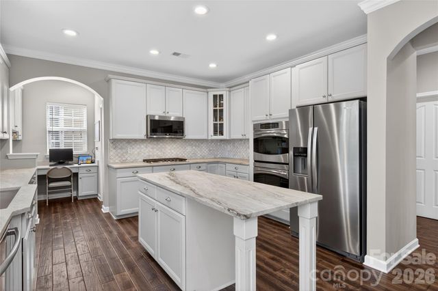 8028 Penman Springs Drive, Waxhaw, NC 28173