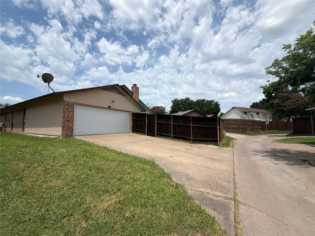 5218 Barcelona Drive, Garland, TX 75043