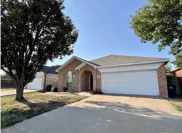 3605 Lasso Road, Fort Worth, TX 76262