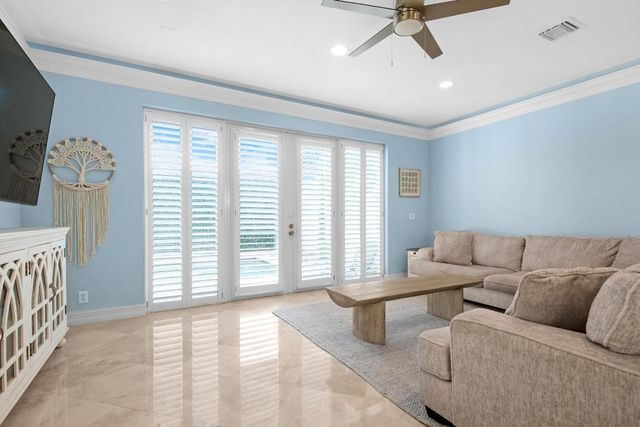 814 N Victoria Park Road, Fort Lauderdale, FL 33304