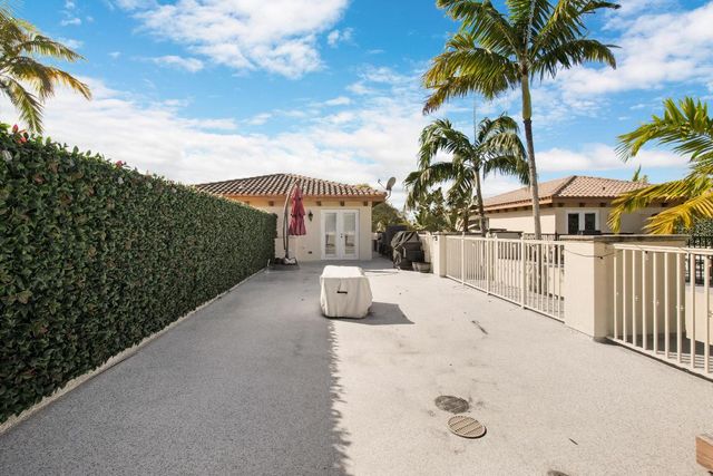 814 N Victoria Park Road, Fort Lauderdale, FL 33304