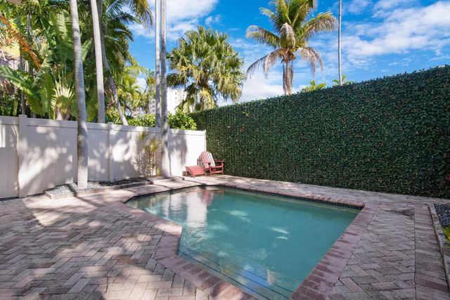 814 N Victoria Park Road, Fort Lauderdale, FL 33304