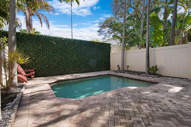 814 N Victoria Park Road, Fort Lauderdale, FL 33304