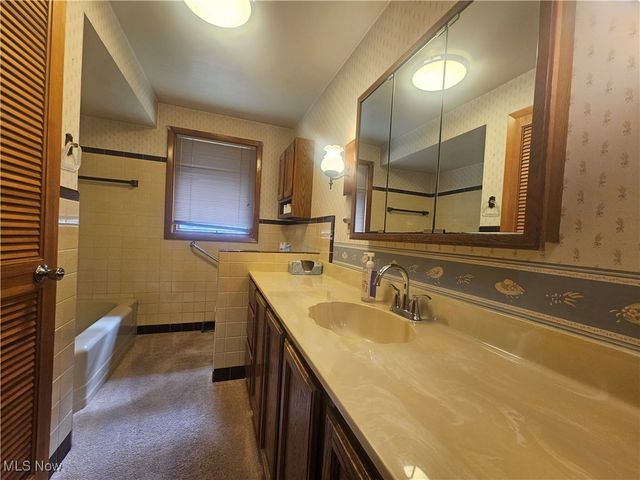 12120 Girdled Road, Concord, OH 44077